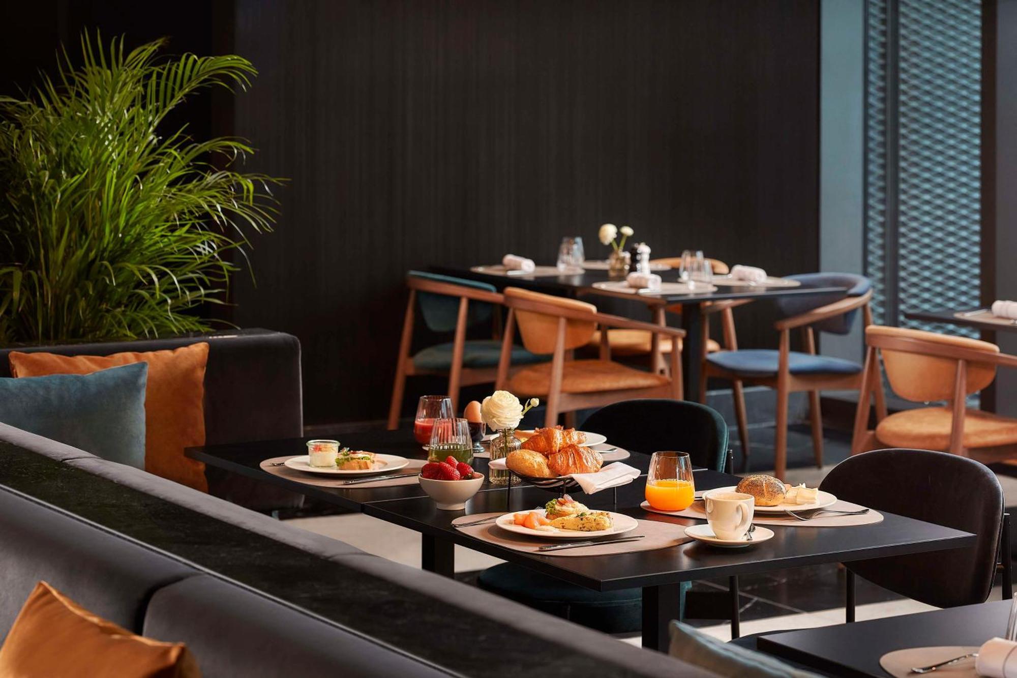 Nh Collection Frankfurt Spin Tower Hotel Frankfurt am Main Exterior photo