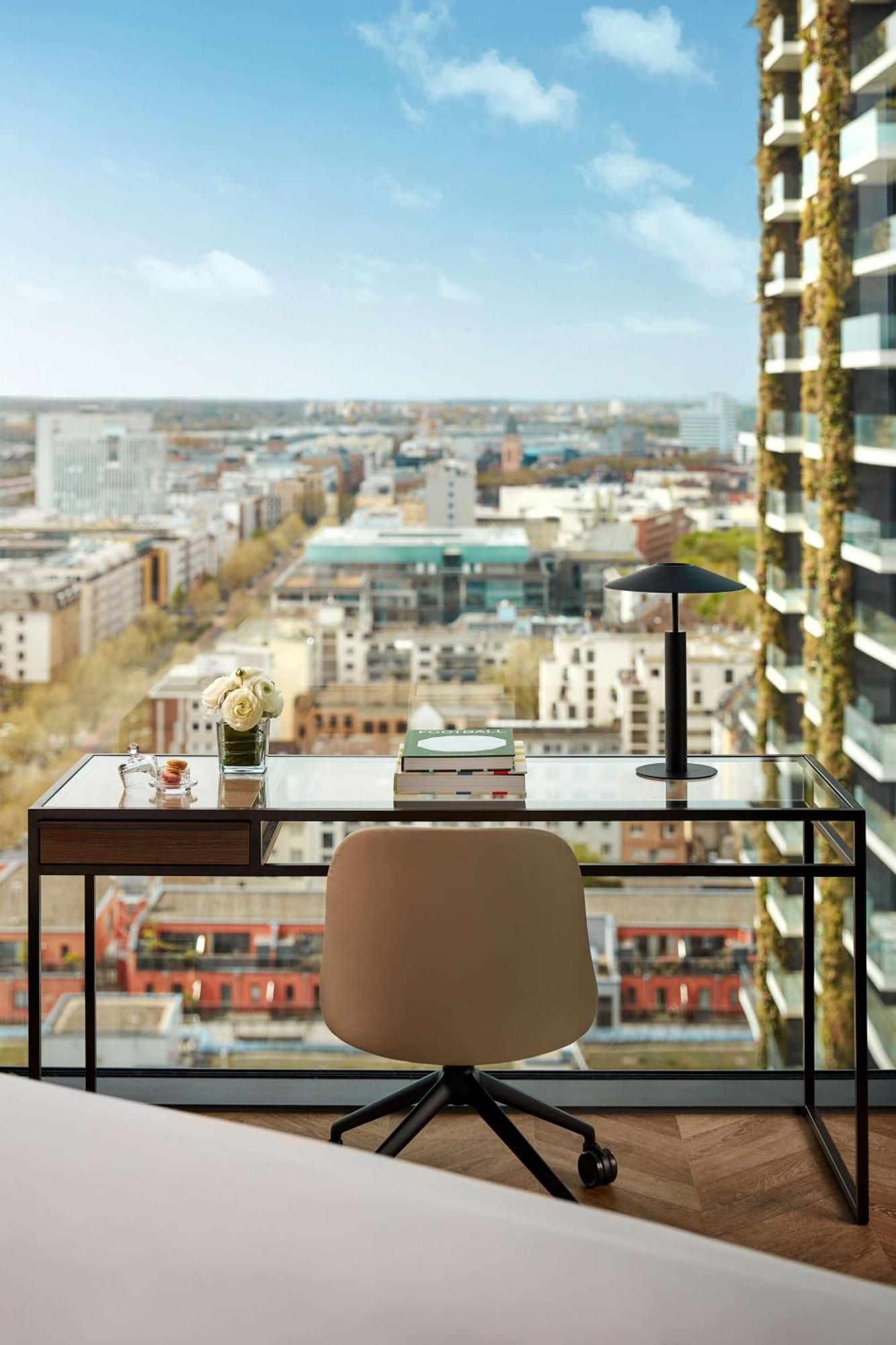 Nh Collection Frankfurt Spin Tower Hotel Frankfurt am Main Exterior photo